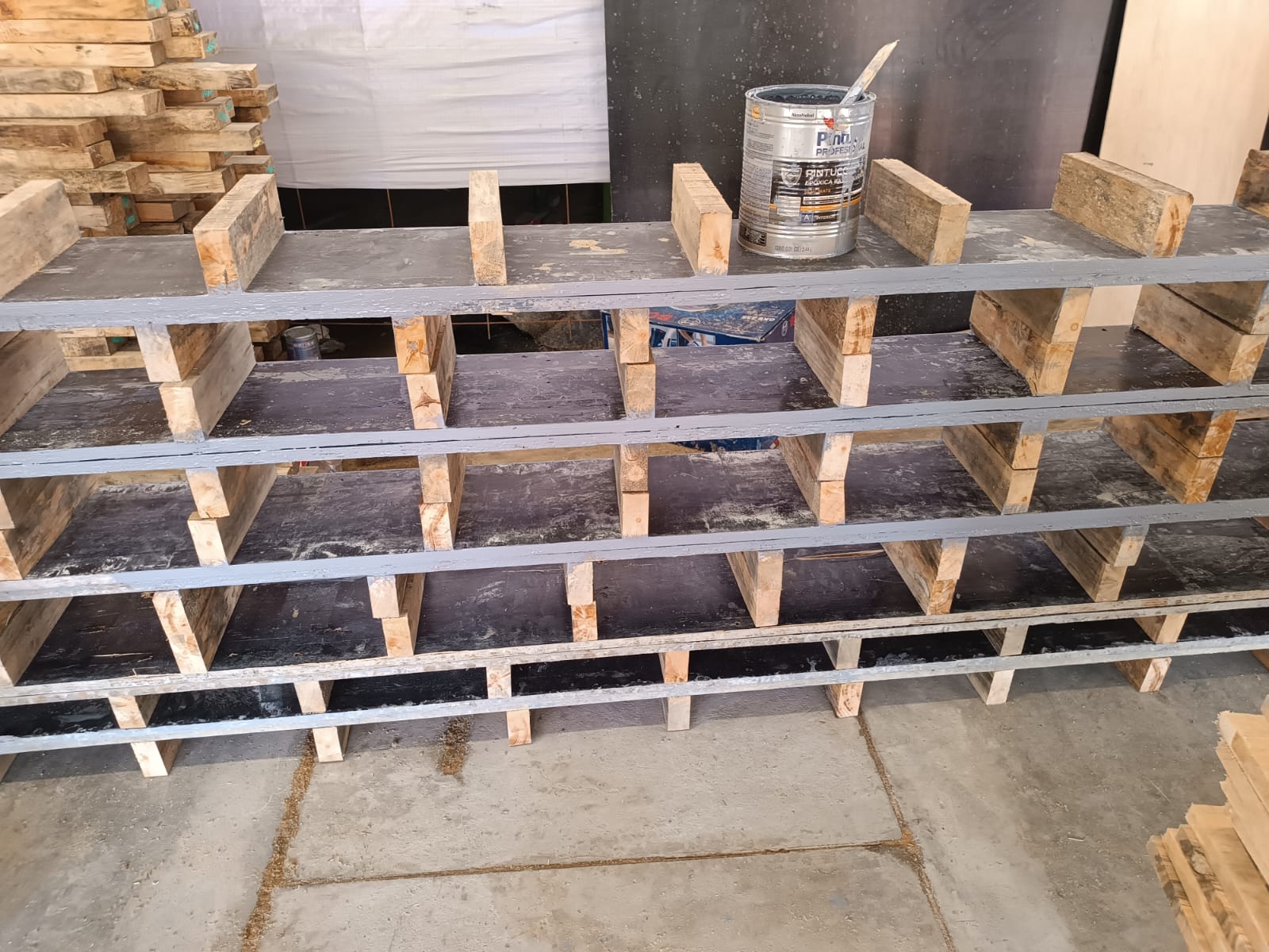 Detalle de laterales y barrotes de refuerzo para viga de concreto