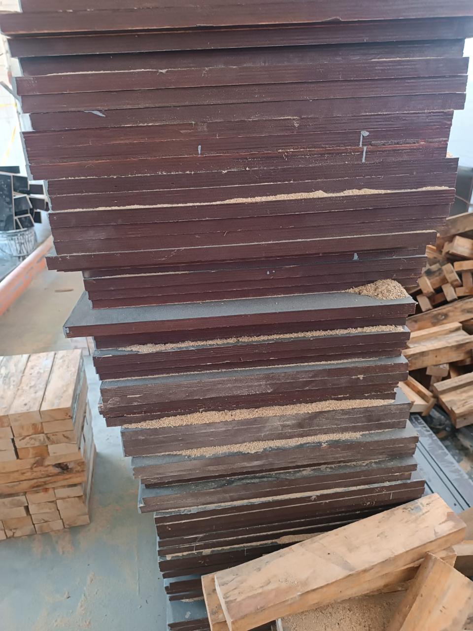 Stock de tableros fenólicos calibrados